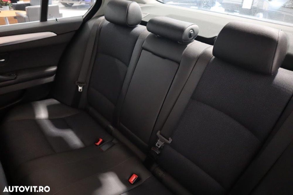 BMW Seria 5 530d xDrive - 8