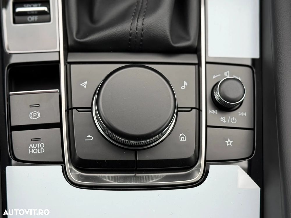 Mazda 3 e-SKYACTIV-G 140 M HYBRID Aut. HOMURA - 27