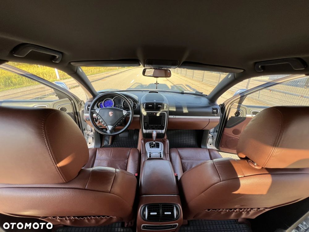 Porsche Cayenne - 7