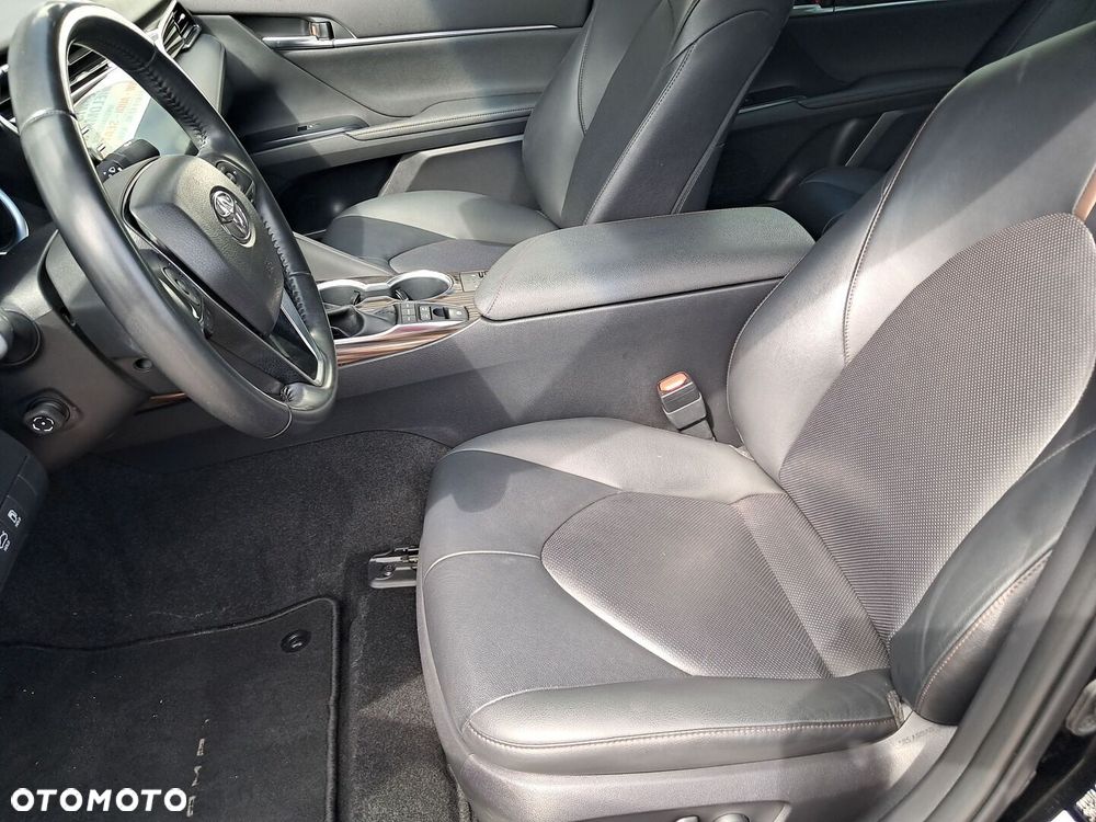 Toyota Camry 2.5 Hybrid Executive CVT - 14