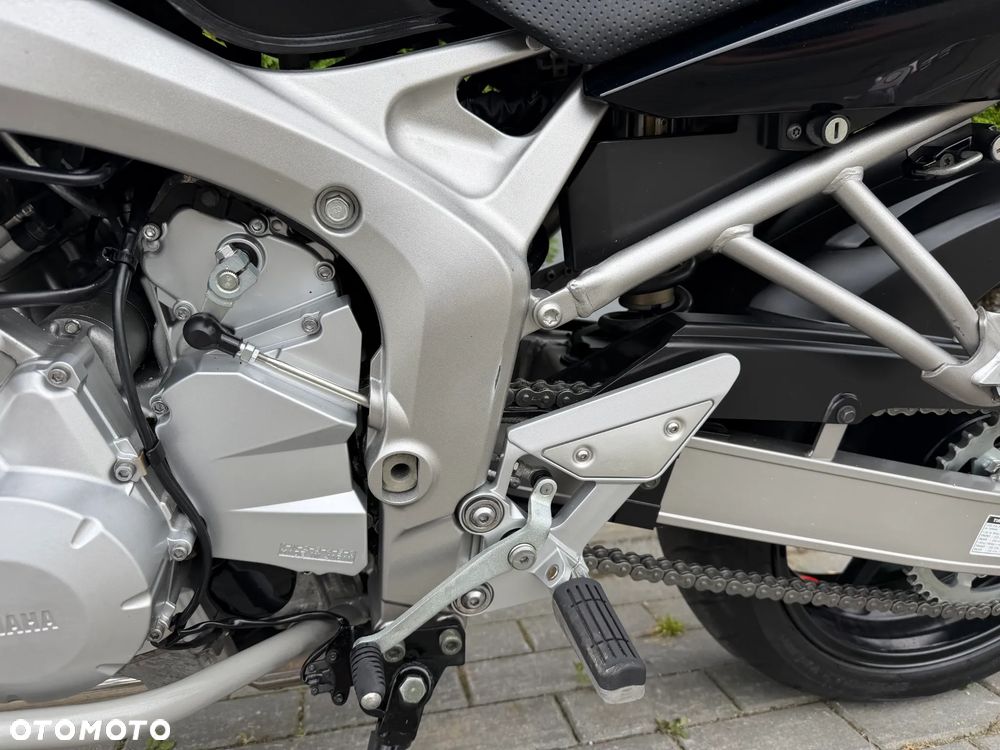 Yamaha FZ - 35