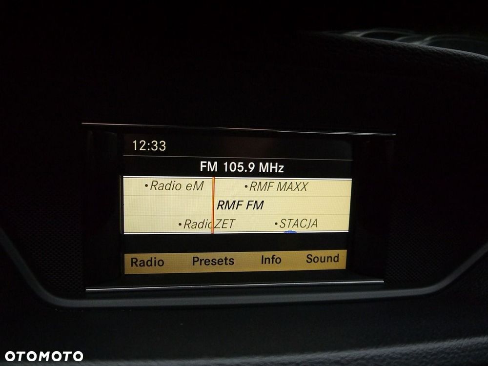 Mercedes-Benz Klasa E 220 BlueTEC 4Matic 7G-TRONIC Avantgarde - 21