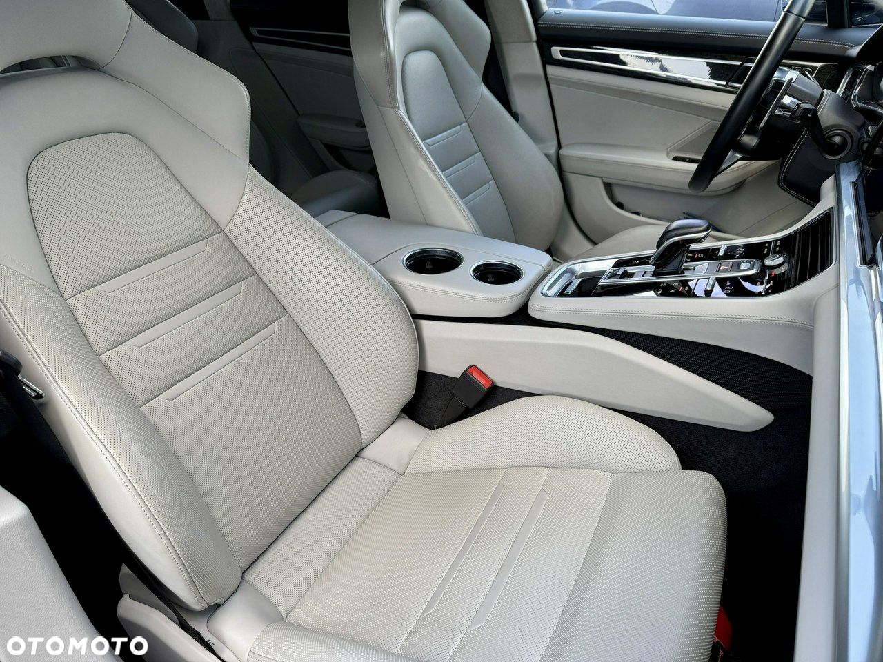 Porsche Panamera - 14