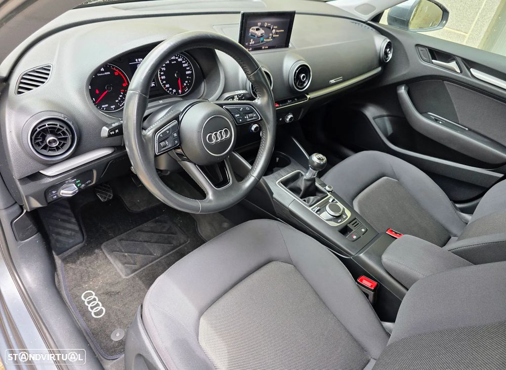 Audi A3 Sportback 2.0 TDI Design - 30