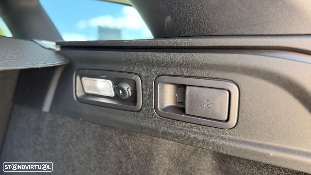 Peugeot 308 SW 1.6 Hybrid Allure e-EAT8 - 50