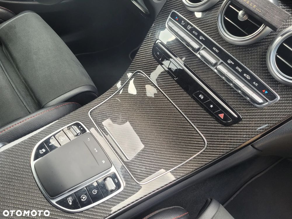 Mercedes-Benz GLC - 33