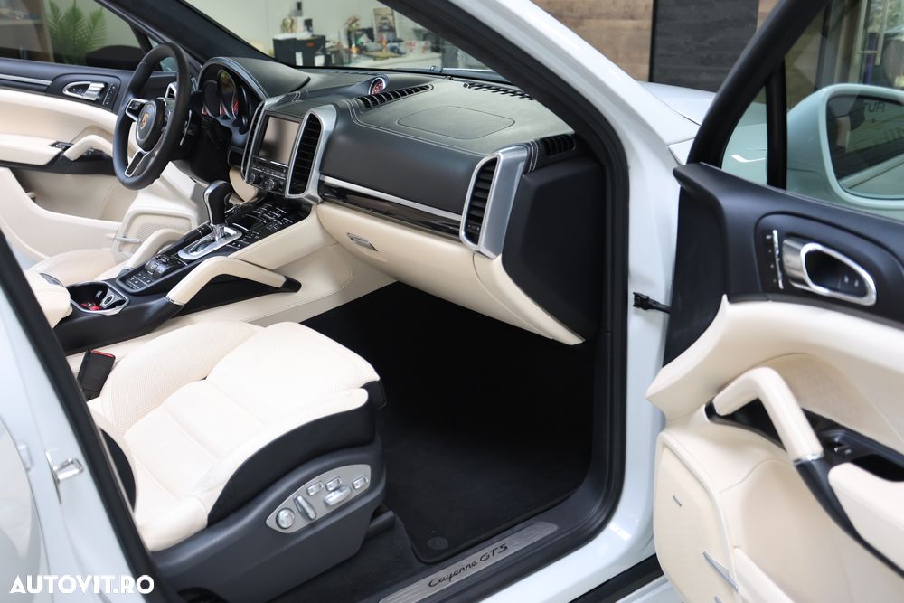 Porsche Cayenne 3.6 L GTS - 37
