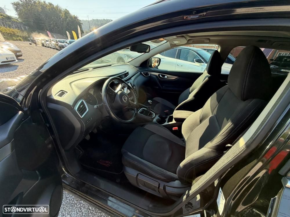 Nissan Qashqai 1.2 DIG-T N-Connecta 18 - 7