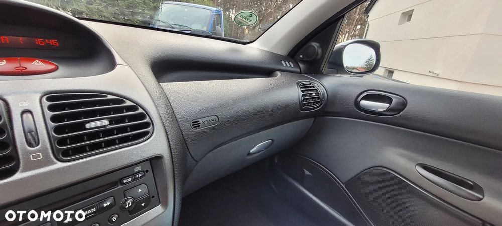Peugeot 206 75 JBL - 16