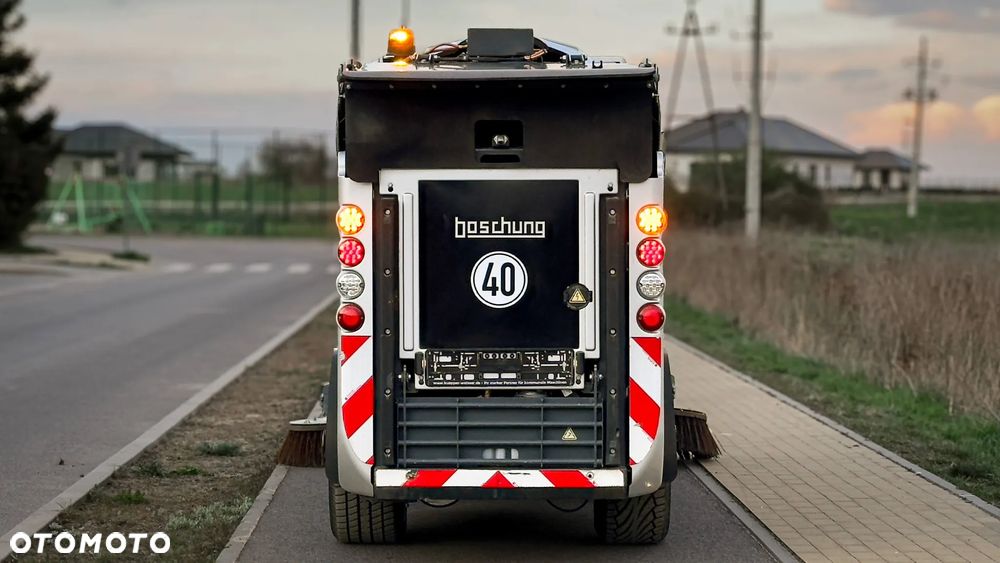 Inny Zamiatarka Boschung Urban Elektryk - 6