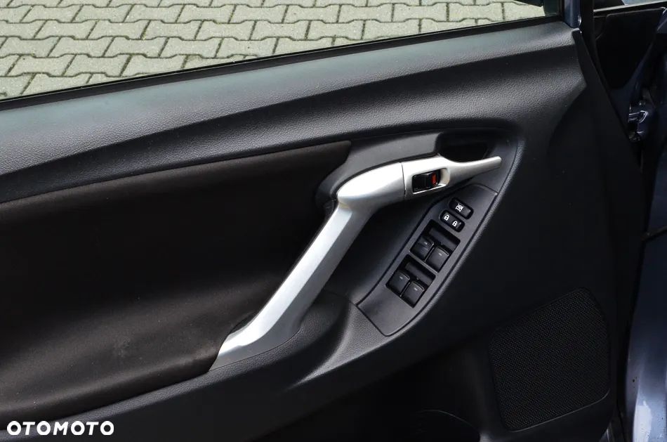 Toyota Verso 1.6 Premium 7os - 21