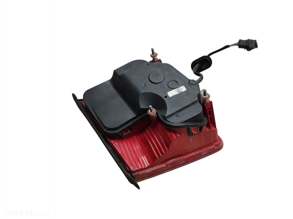 LAMPA PRAWY TYŁ W KLAPE AUDI A8 D3 (2002-2005) SEDAN 4E0945094C EUROPA - 2
