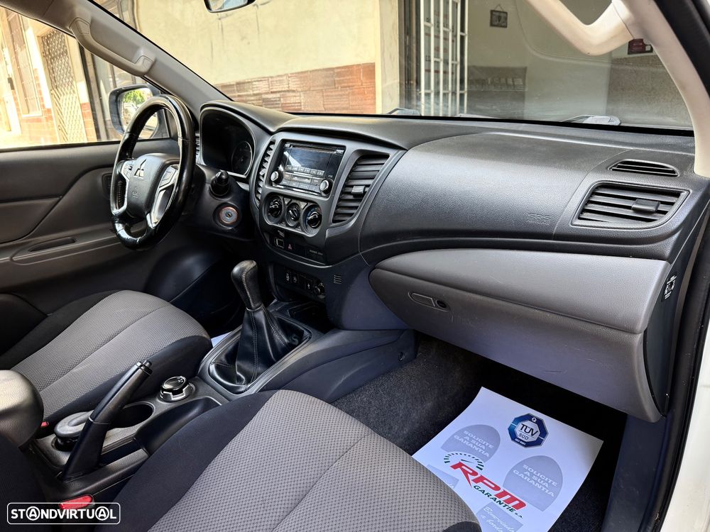 Mitsubishi L200 2.4 DI-D CD Invite CC 4WD - 11