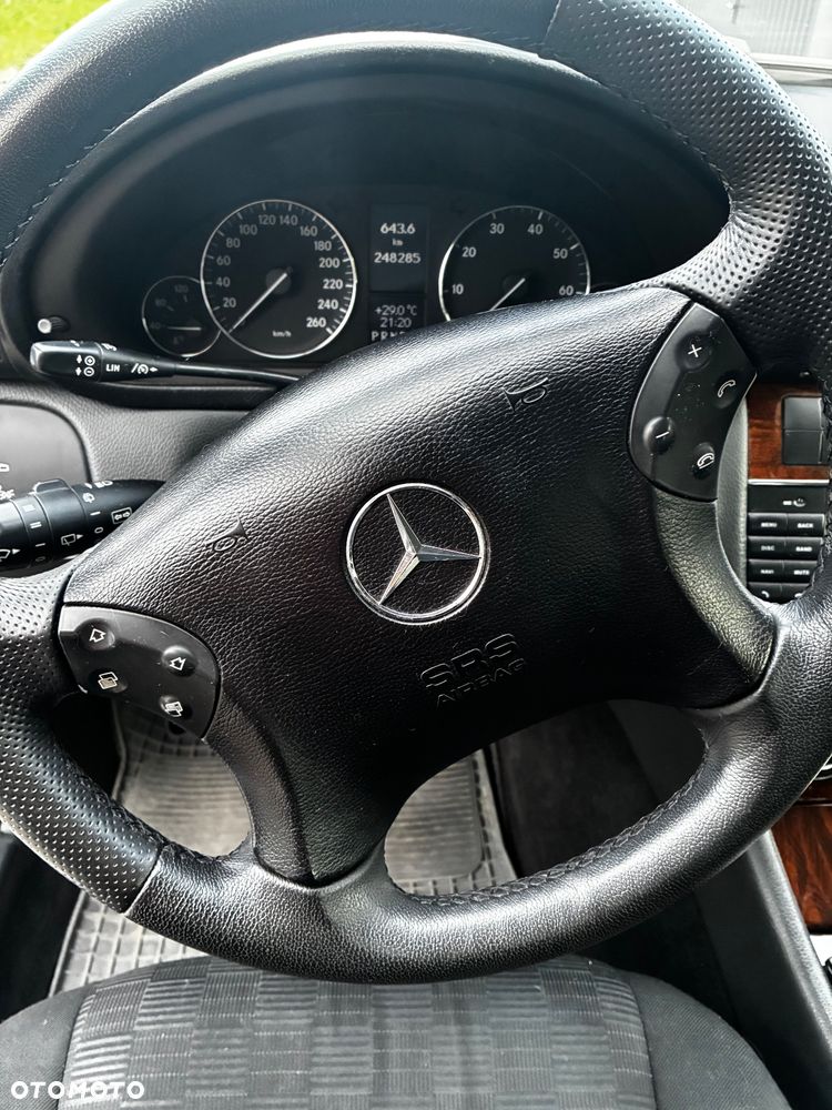 Mercedes-Benz Klasa C 180 Kompressor Automatik Classic Sport Edition - 15