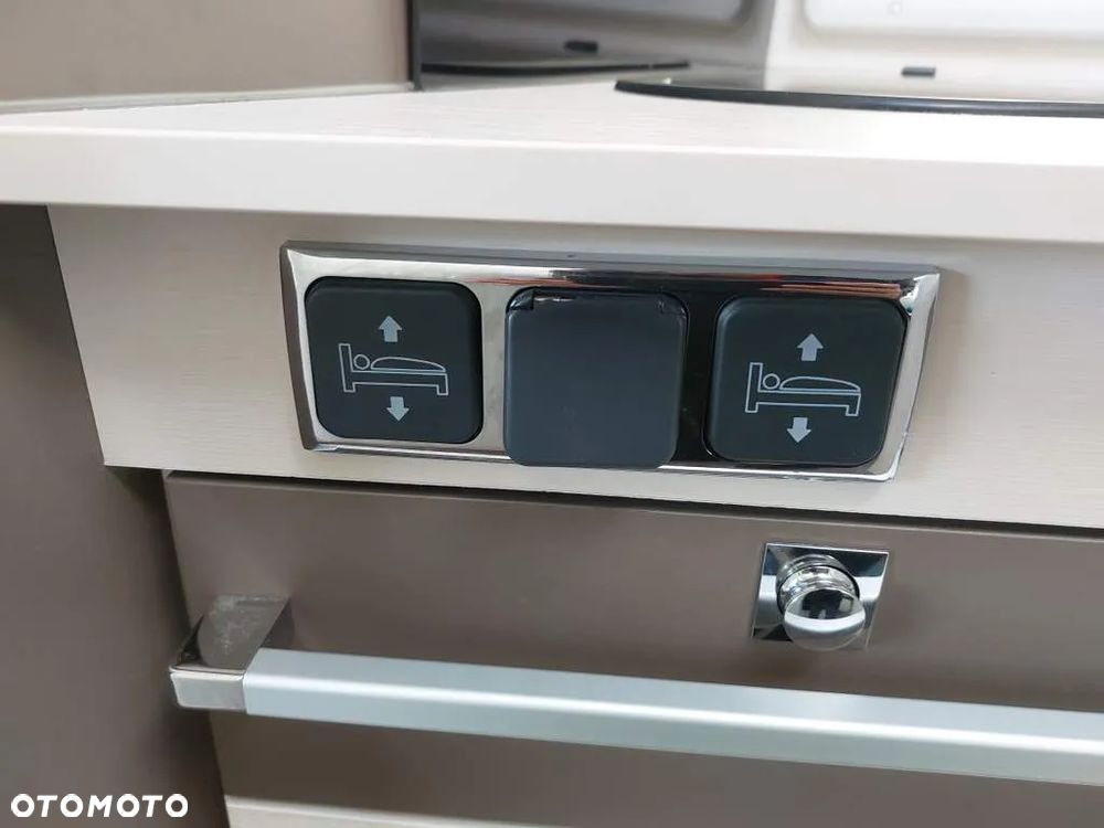 Ford ROLLER TEAM Kronos 5-Osobowy - 26