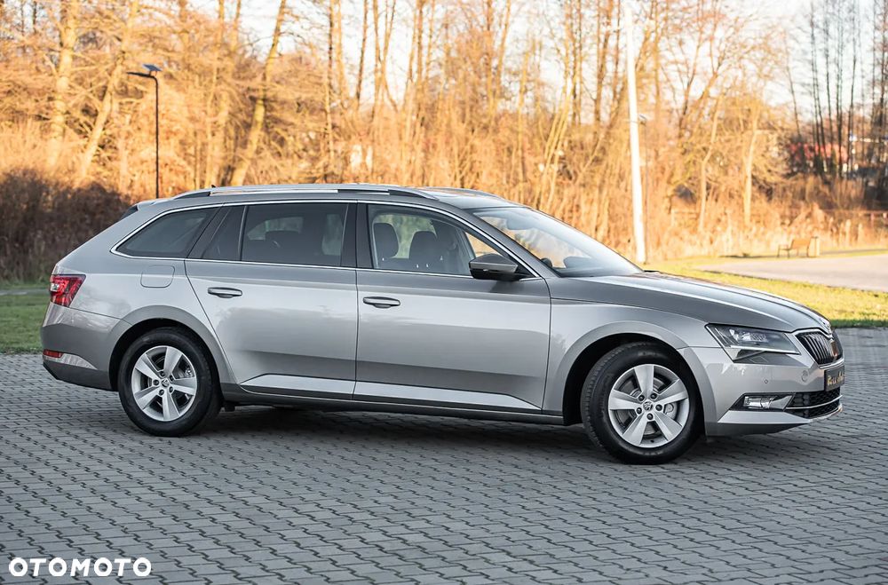 Skoda Superb Combi 2.0 TDI DSG Premium Edition - 3