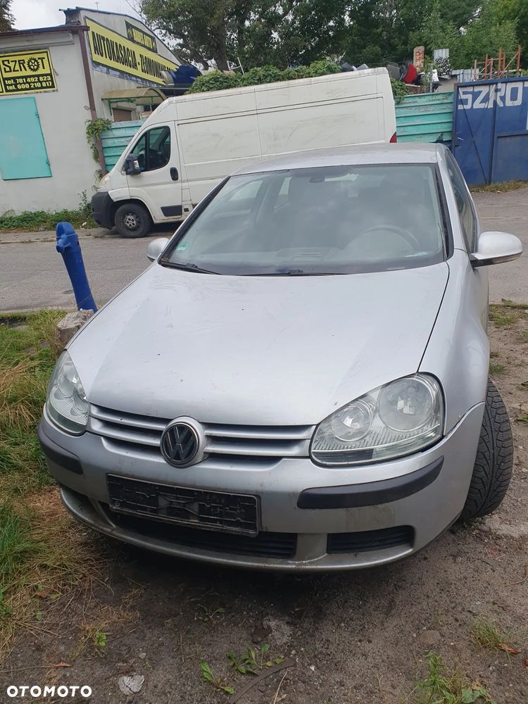 GOLF 5 na części 1.4 66 kW kolor LA7W  lampa zderzak maska błotnik prawy lewy tył przód drzwi klapa zegary skrzynia biegów pompa