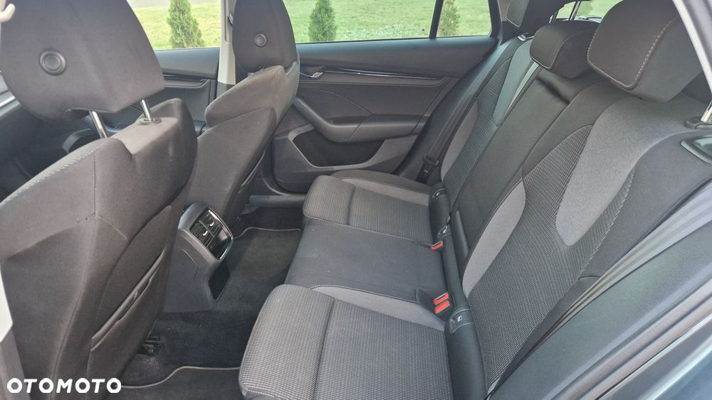 Skoda Octavia 2.0 TDI SCR Ambition DSG - 13