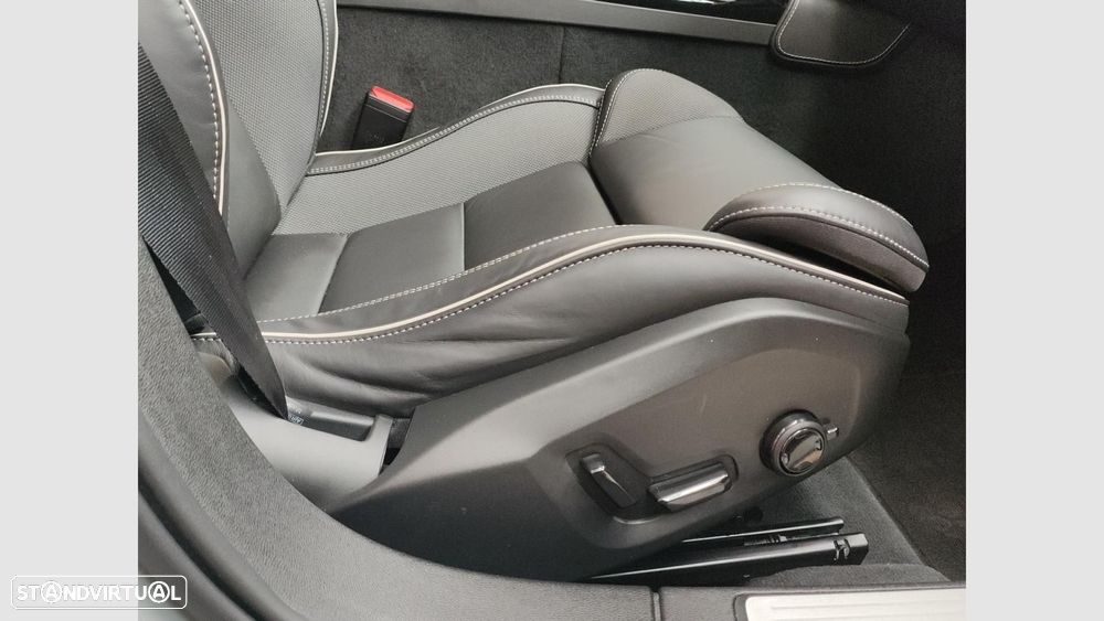 Volvo V60 2.0 T6 AWD TE Plus Dark - 14