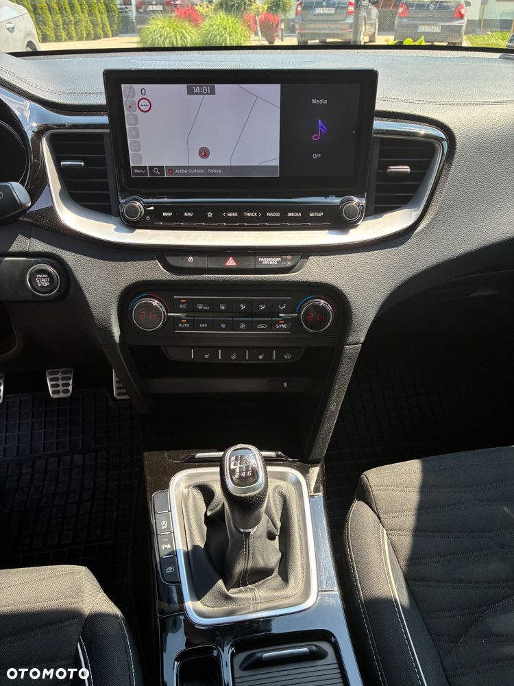Kia ProCeed - 16