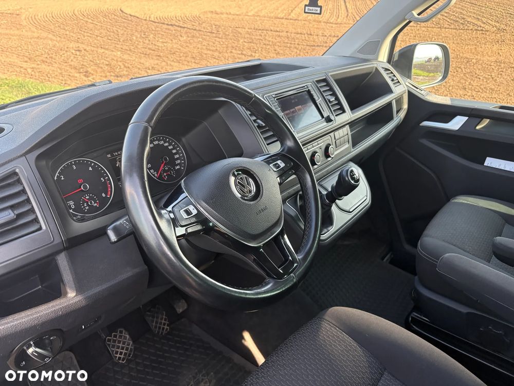 Volkswagen Multivan - 17