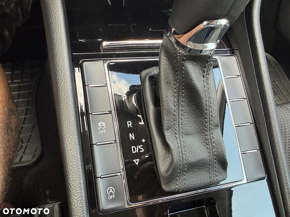 Skoda Superb 2.0 TDI 4x4 DSG Premium Edition - 31