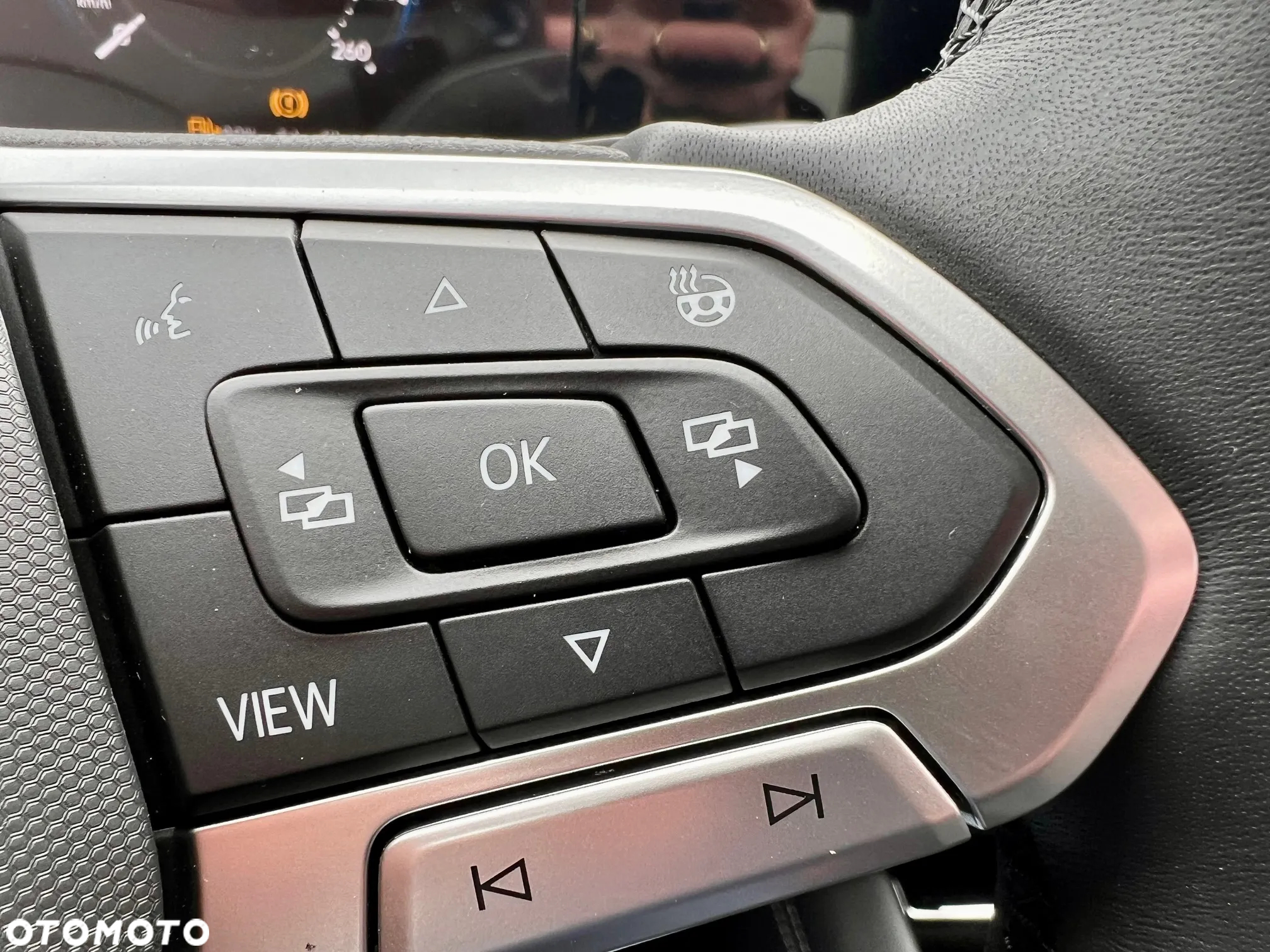 Volkswagen Tiguan 2.0 TDI Elegance DSG - 16
