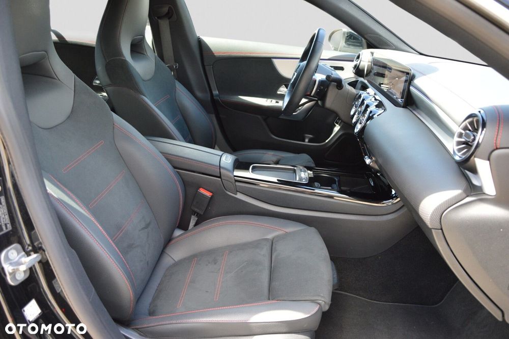 Mercedes-Benz CLA 200 mHEV AMG Line 7G-DCT - 22