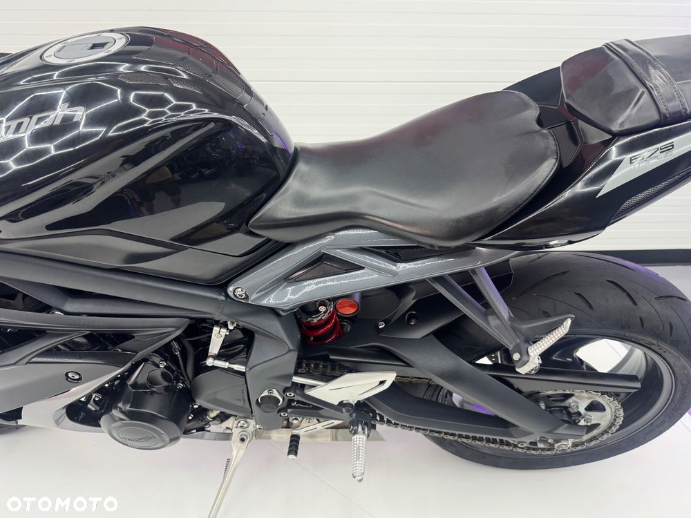 Triumph Daytona - 29