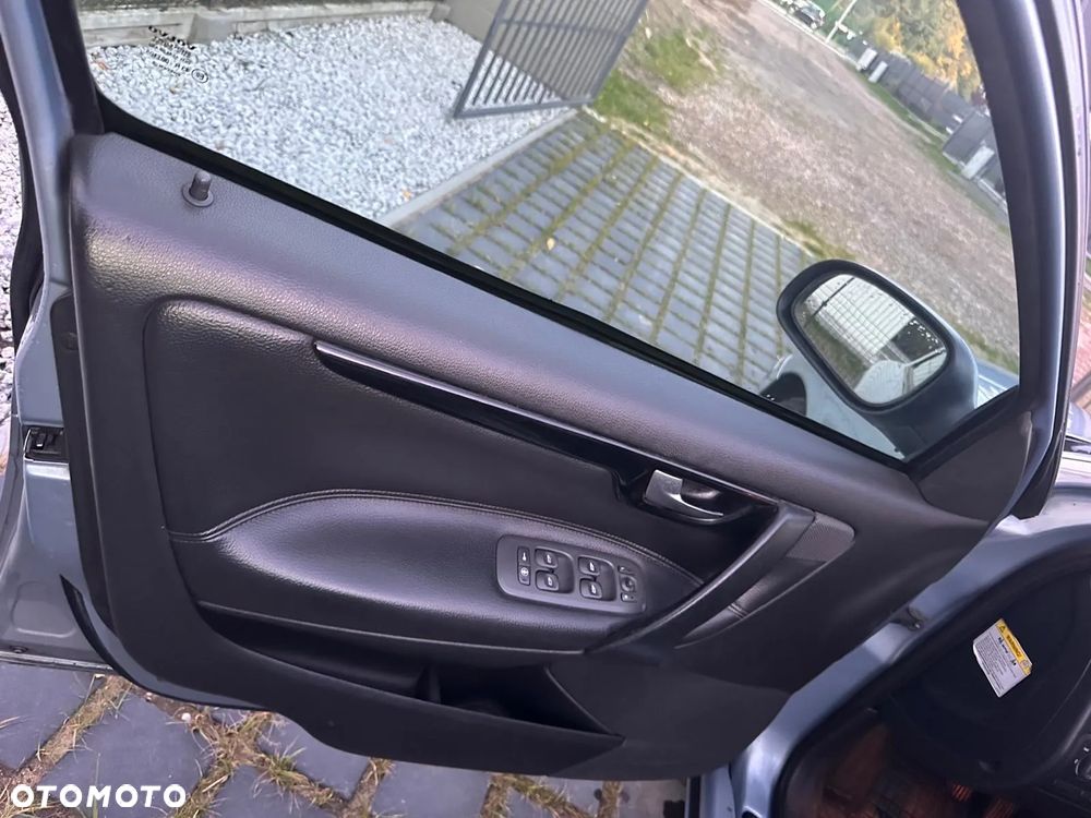 Volvo S60 2.4 D - 19