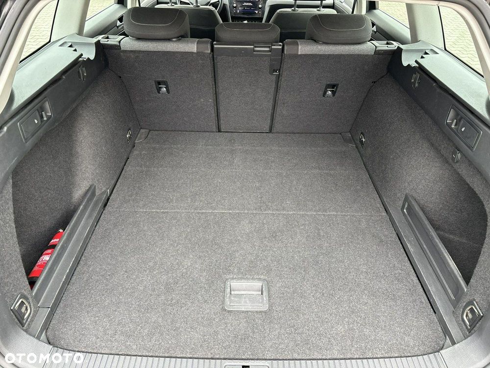 Volkswagen Passat - 14