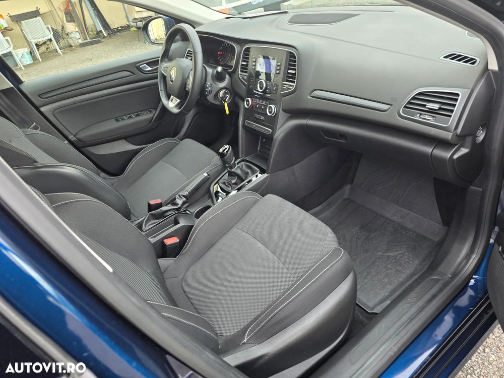 Renault Megane TCE 114 GPF Life - 11