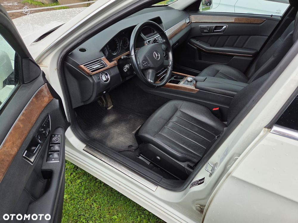 Mercedes-Benz Klasa E 250 CDI DPF 4Matic BlueEFFICIENCY 7G-TRONIC Avantgarde - 7