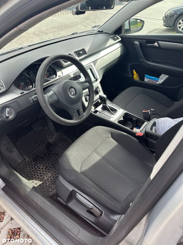 Volkswagen Passat - 8