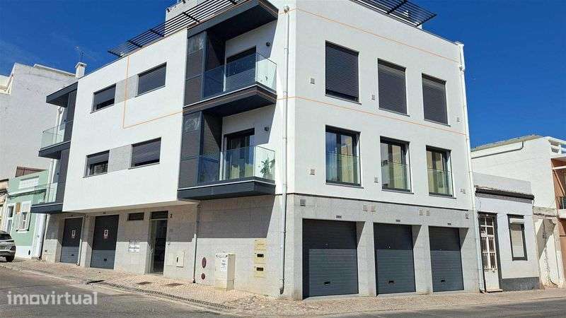 Arrenda-se apartamento T3 novo no centro de Faro - Grande imagem: 2/12