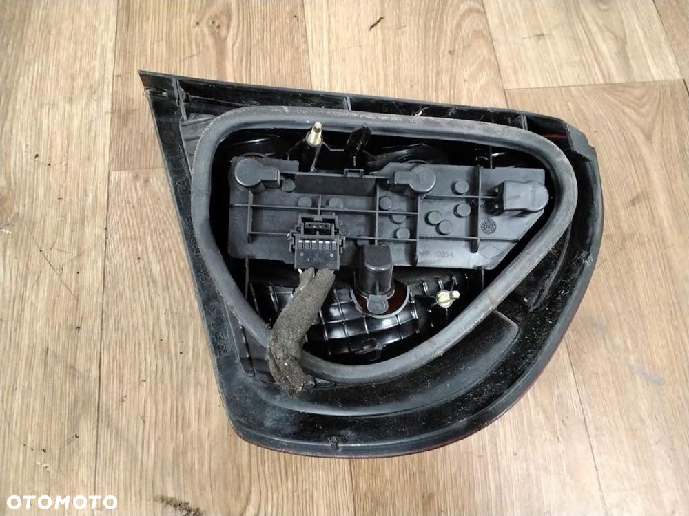 renault thalia lampa tył lewa - 2