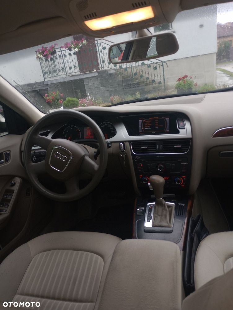 Audi A4 Limousine - 7