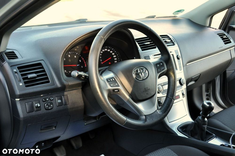Toyota Avensis - 22