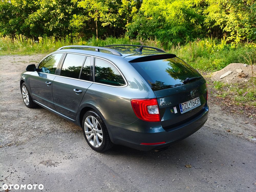 Skoda Superb 2.0 TDI DSG Elegance - 4