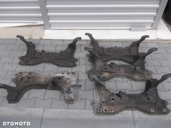 Belka kołyska sanki Ford Focus mk1 zdrowa