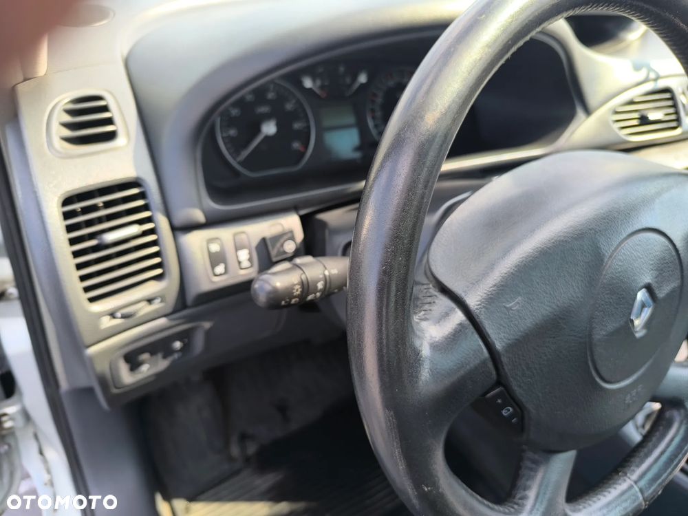 Renault Laguna - 8