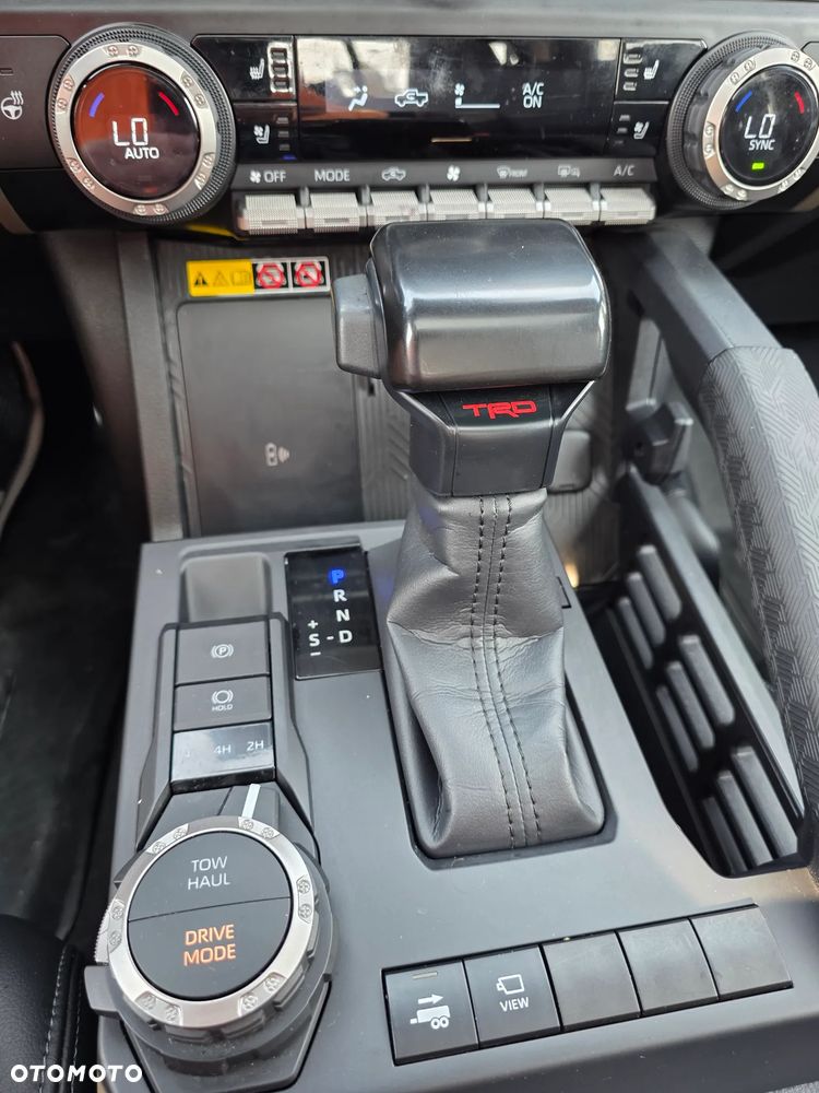 Toyota Tacoma - 25