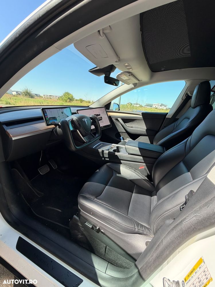 Tesla Model Y AWD Performance - 7