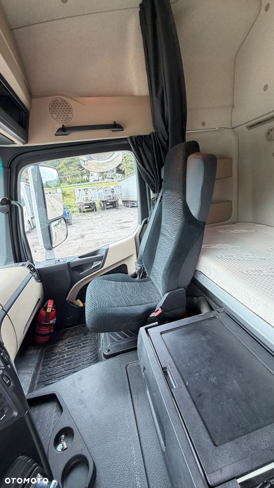 Mercedes-Benz Actros - 10