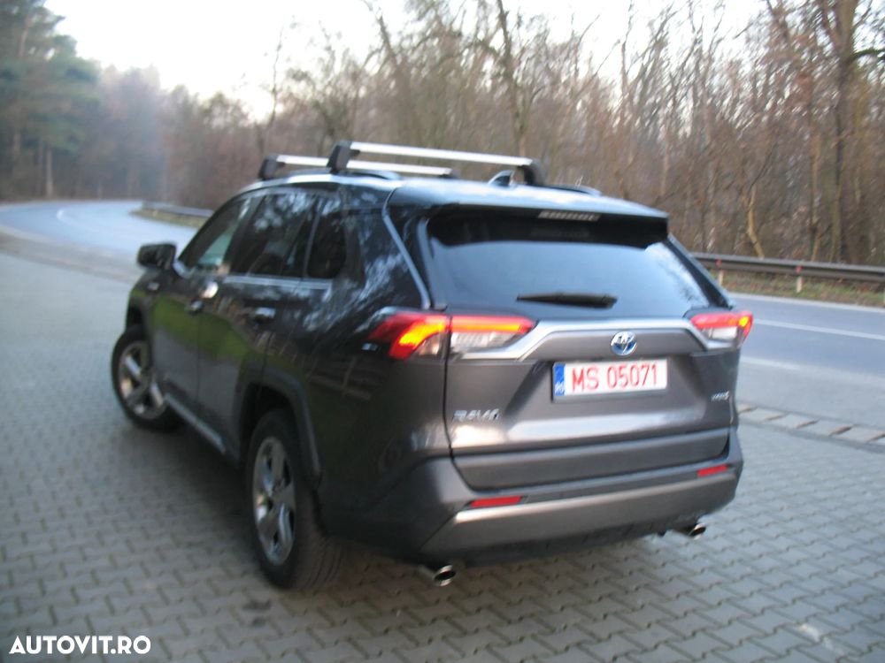 Toyota RAV4 - 6
