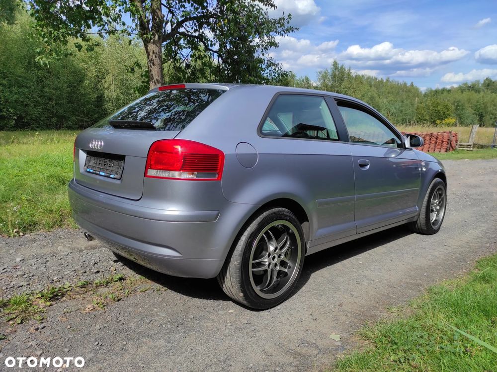 Audi A3 3-drzwiowe 1.6 Attraction - 6