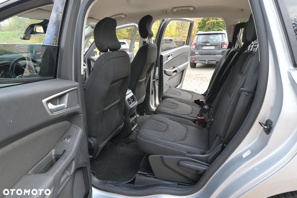 Ford S-Max - 16