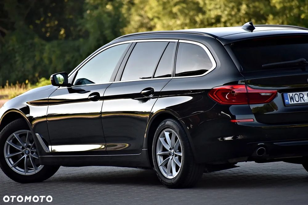 BMW Seria 5 520i - 28