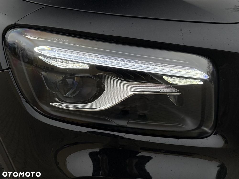 Mercedes-Benz GLB - 12