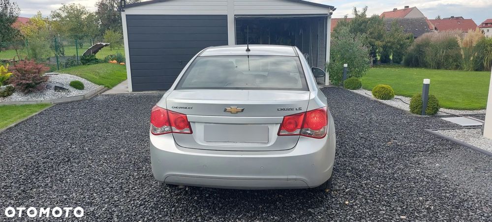 Chevrolet Cruze 2011 photo 3